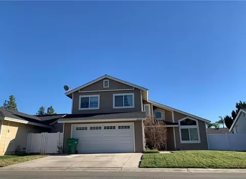 28561 Foxboro Ln, Highland, CA 92346