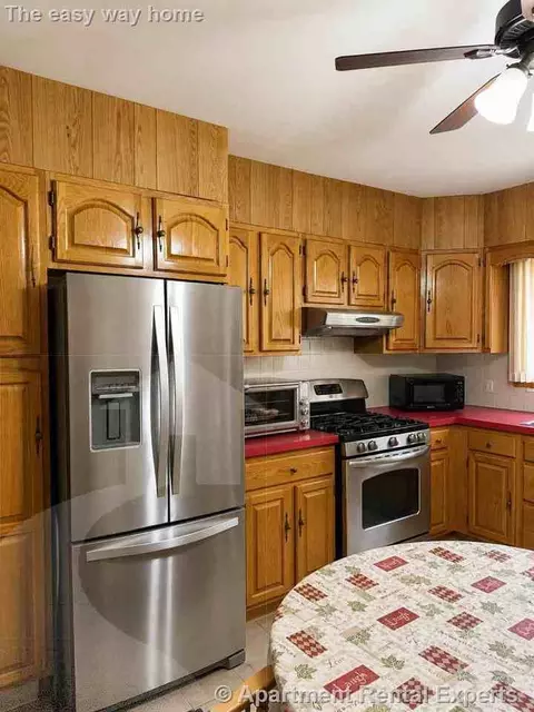 25 Hall St #2F, Somerville, MA 02144