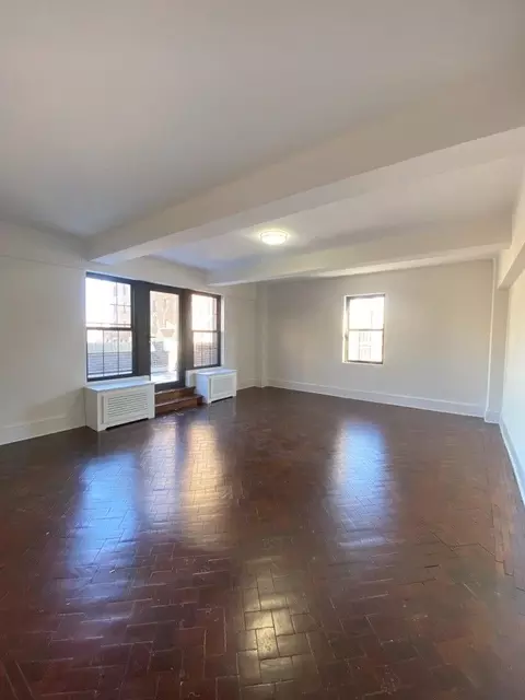 160 W 73rd St #8E, New York, NY 10023