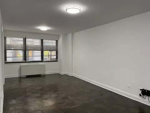 96 5th Ave #8H, New York, NY 10011