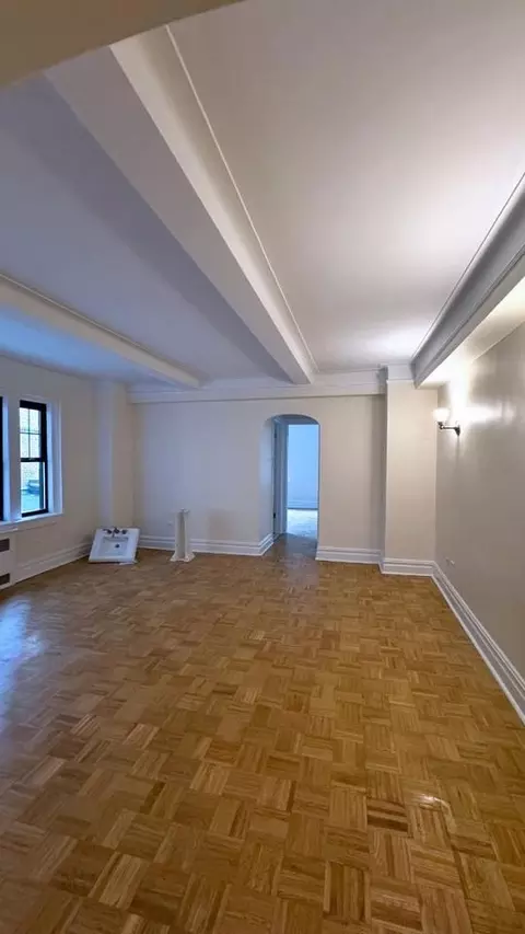 95 Christopher St #6J, New York, NY 10014