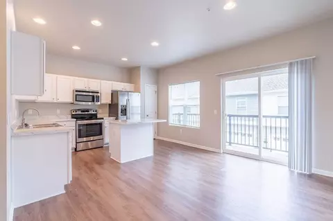 6870 Jack London Dr, Johnston, IA 50131