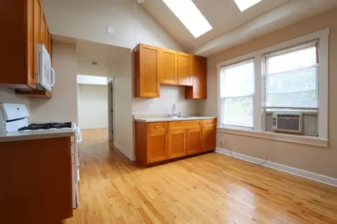 2142 W 18th Pl #2R, Chicago, IL 60608