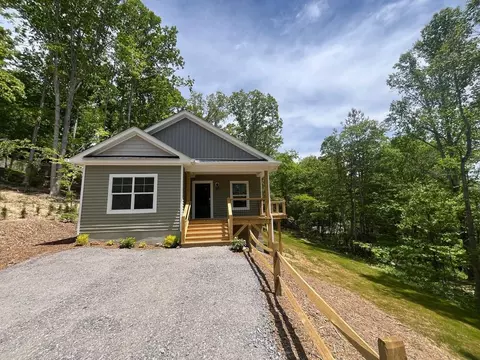 51 Flat Top Mountain Rd, Fairview, NC 28730