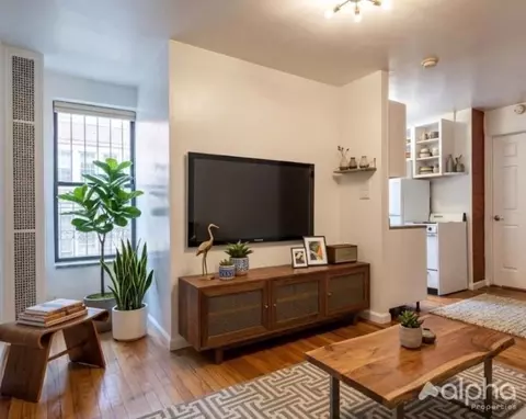 332 E 95th St, New York, NY 10128