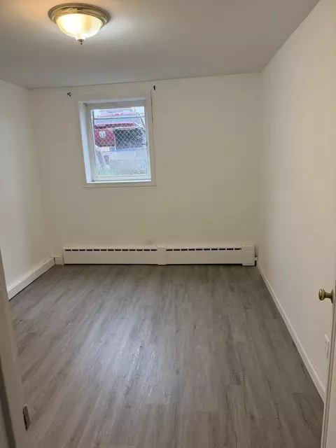 617 N Park St #B, Anchorage, AK 99508
