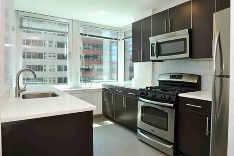 246 Pearl St #909, New York, NY 10038