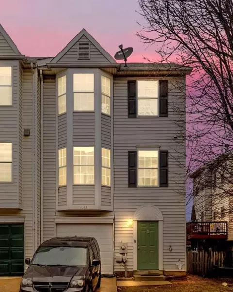 1333 Hampshire Dr #E, Frederick, MD 21702