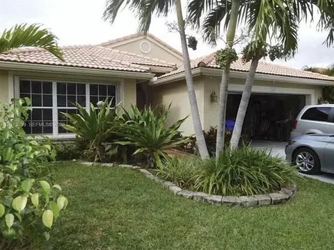 2010 NW 182nd Ter, Pembroke Pines, FL 33029