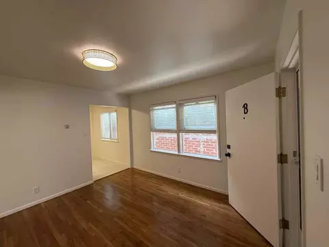 247 5th St #B, Seal Beach, CA 90740