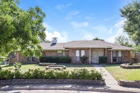 806 Cherlynne Dr, Cedar Hill, TX 75104