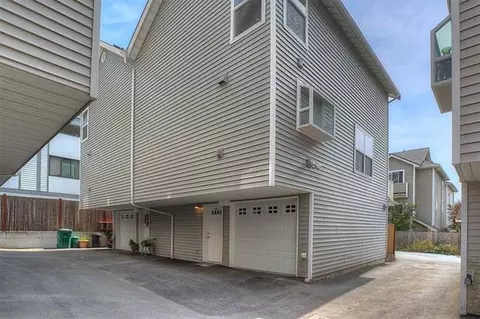 1139 N 94th St #A, Seattle, WA 98103