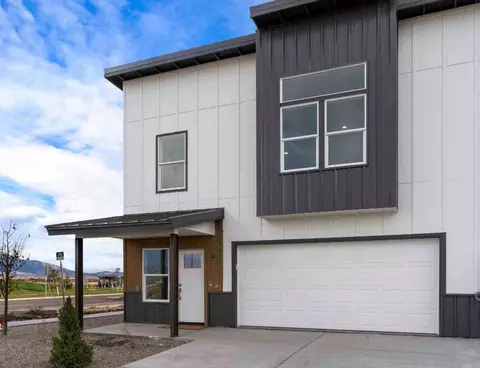 501 Lacey Ln, Belgrade, MT 59714