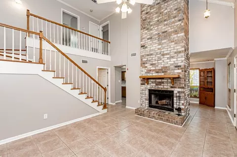 951 E Tom Stokes Ct, Oak Hills Place, LA 70810