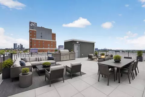 330 Martin Luther King Mlk Dr #402, Jersey City, NJ 07305