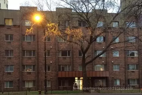 5820 N Sheridan Rd #304, Chicago, IL 60660