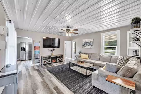 712 Mcdonald St #1531286P, Oconto, WI 54153
