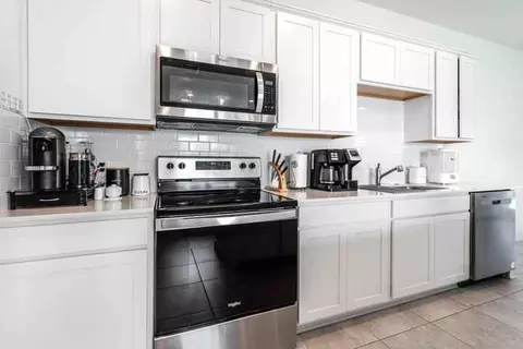 6082 Carre Way, Greenacres, FL 33415