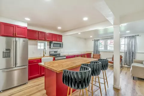 62 Washington St E #LOWERLEVEL, East Farmingdale, NY 11735