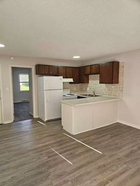 515 Green Valley Dr #15, Mount Vernon, IN 47620