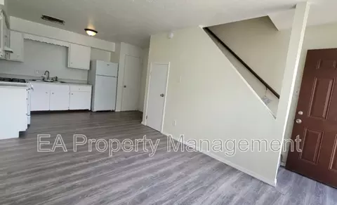 332 Grove St SE #3, Albuquerque, NM 87108