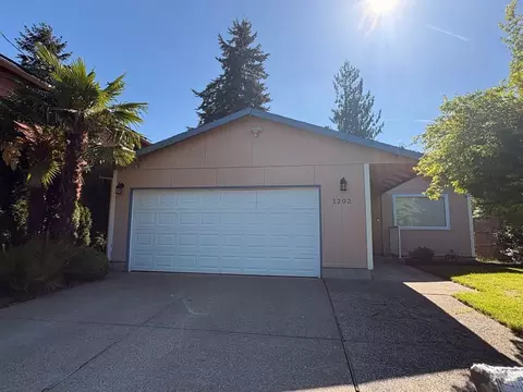 1202 SE 86th Ave, Portland, OR 97216