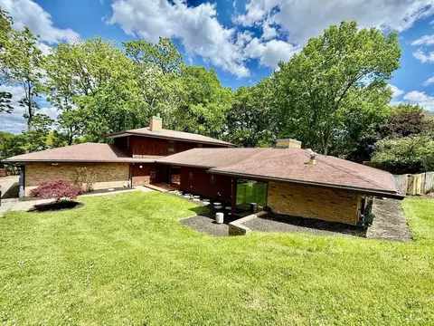 527 Valewood Ln, Dayton, OH 45405