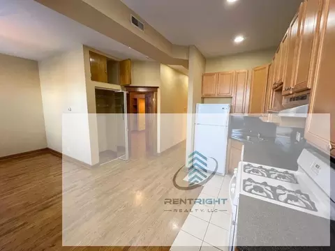 1357 N Ashland Ave #2C, Chicago, IL 60622