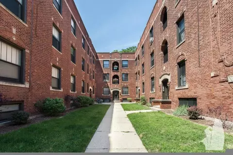 2876 N Clark St #2876-3, Chicago, IL 60657