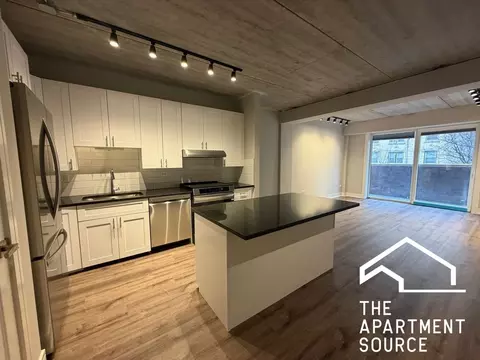 952 W Carmen Ave #604, Chicago, IL 60640