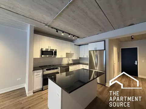 952 W Carmen Ave #508, Chicago, IL 60640