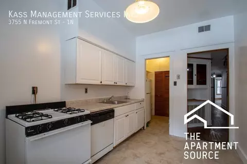 3755 N Fremont St #1N, Chicago, IL 60613