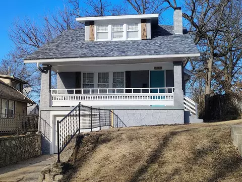 1708 E 67th St, Kansas City, MO 64131