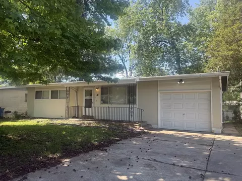 10311 Nashua Dr, Saint Louis, MO 63136