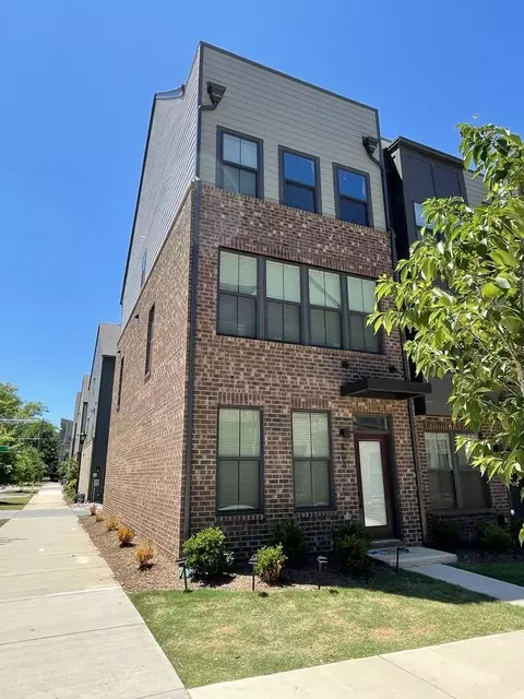 404 Spearfield Ln, Charlotte, NC 28205