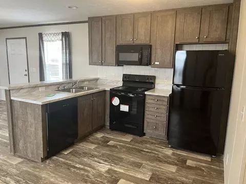 6610 Lear Nagle Rd #13, North Ridgeville, OH 44039