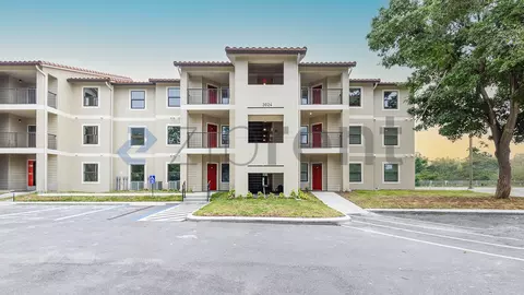 3024 Parkway Blvd #207, Kissimmee, FL 34747