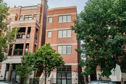3841 N Southport Ave #4, Chicago, IL 60613