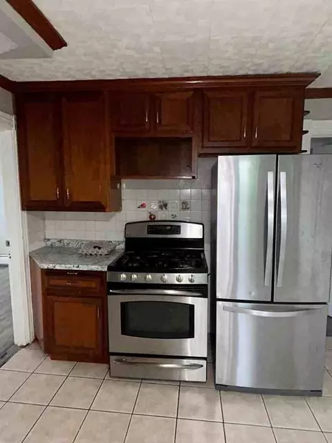 112 Jubilee St, New Britain, CT 06051