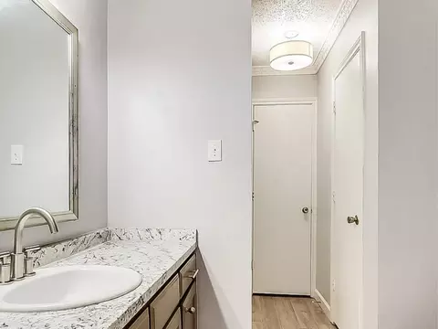 2404 Kingsford Ct, Arlington, TX 76017