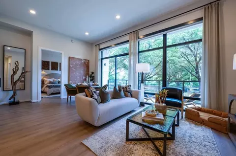 2200 S Lakeshore Blvd, Austin, TX 78741