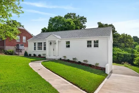 221 Clearview Dr, Clarksville, TN 37043