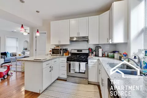 1819 W Leland Ave #1, Chicago, IL 60640