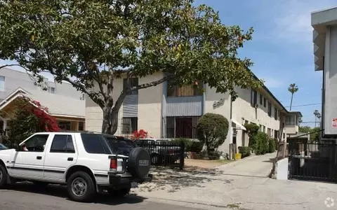 932 N Ardmore Ave #10, Los Angeles, CA 90029