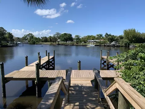 928 NW Spruce Ridge Dr, North River Shores, FL 34994