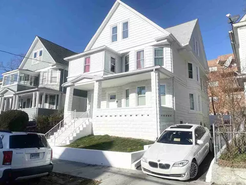 40 Bronx Ave #3, Bridgeport, CT 06606