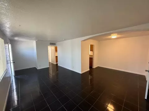 2921 W Moreland St, Phoenix, AZ 85009
