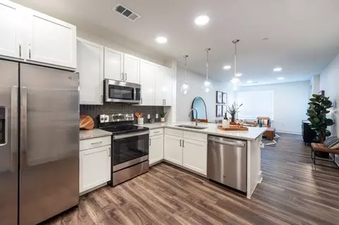 8 W Jagged Ridge Cir #CPTG1, The Woodlands, TX 77389