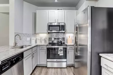 south loop w, Houston, TX 77096