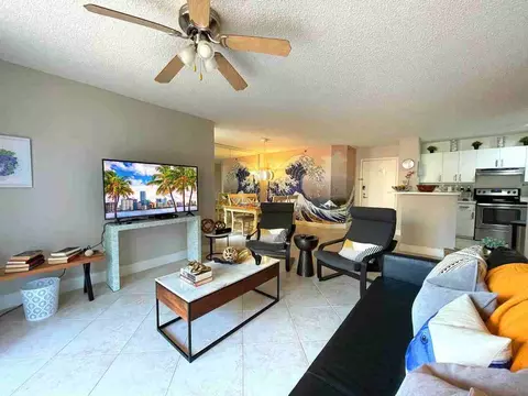19701 E Country Club Dr #1022217P, Aventura, FL 33180